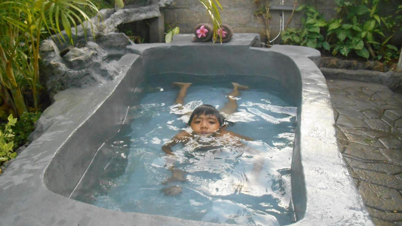 Taman Menjangan Homestay By Snorkelingmenjangan 반유웨당 외부 사진