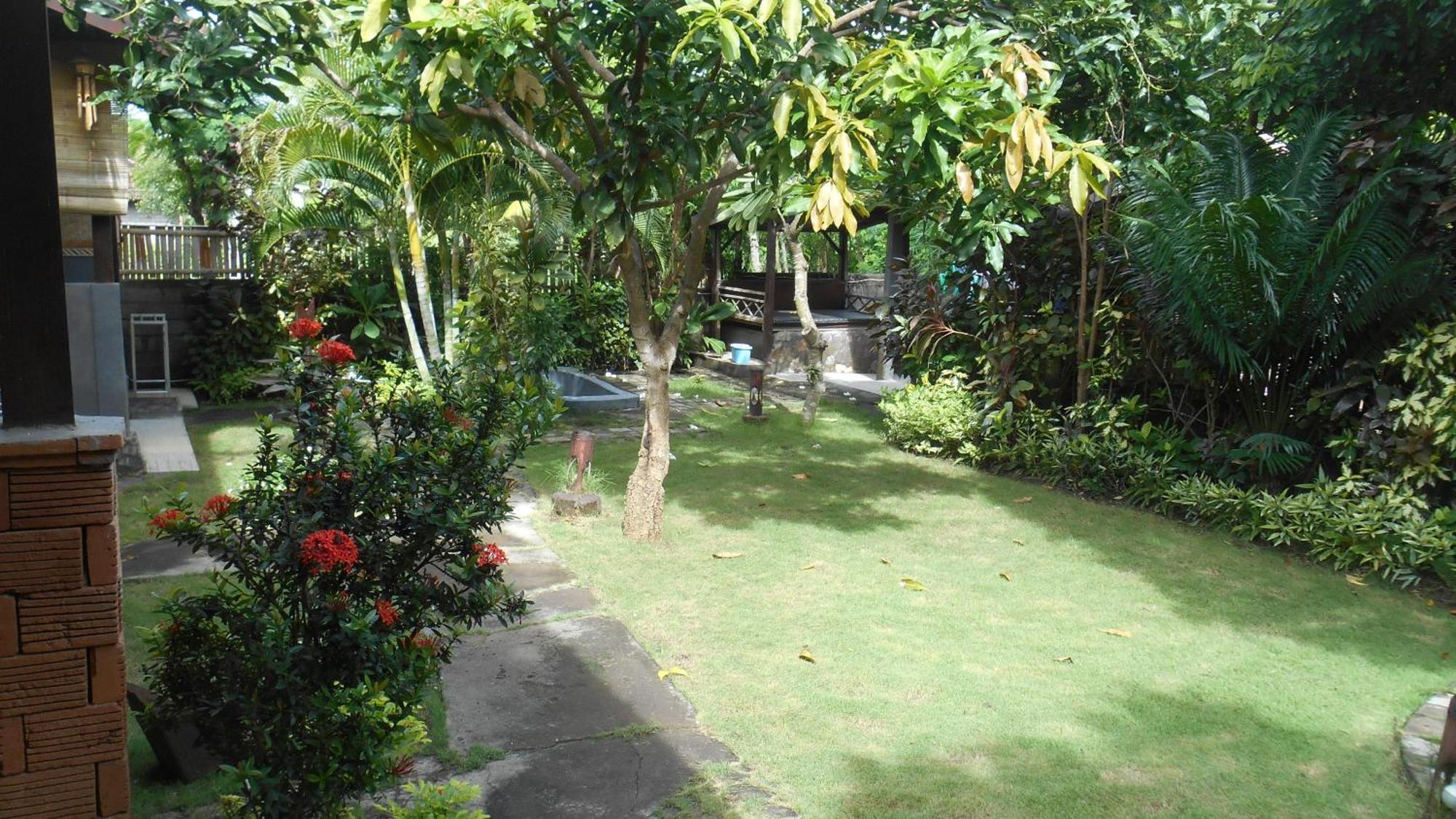 Taman Menjangan Homestay By Snorkelingmenjangan 반유웨당 외부 사진